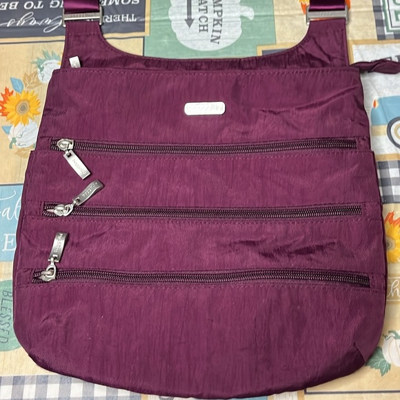 Baggallini Nylon Crossbody Bag - Picture 3 of 8